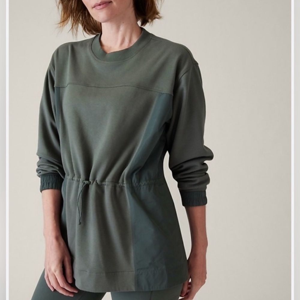 Athleta triumph hybrid crewneck Sweatshirt‎ Women’s Size M